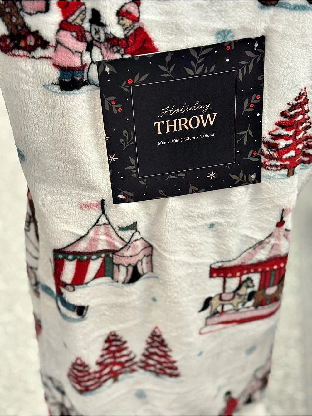 Holiday Throw White & Red 
New